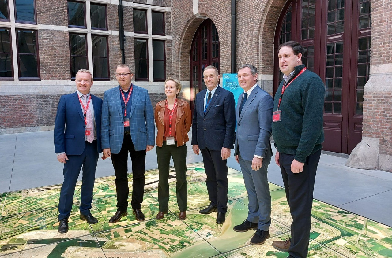 photo-group-antwerp-study-visit_52690115862_o