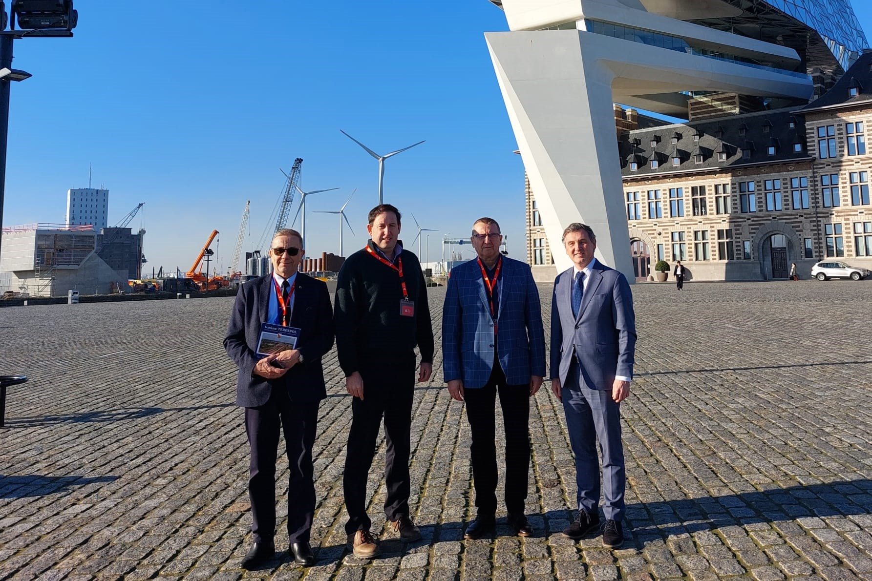 photo-members-antwerp_52690903874_o