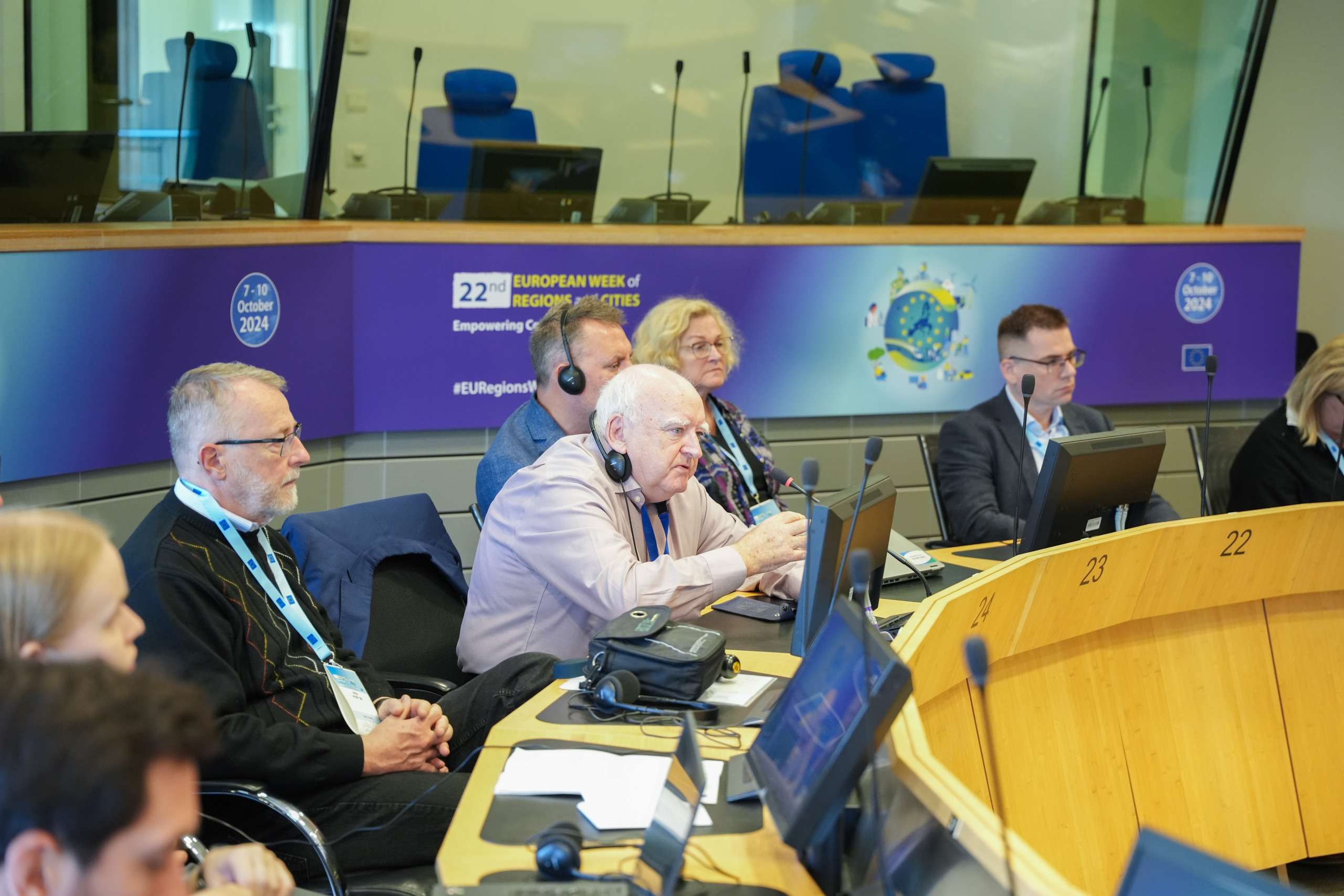 driving-regional-growth-through-innovation–highlighting-best-practices_54054069784_o