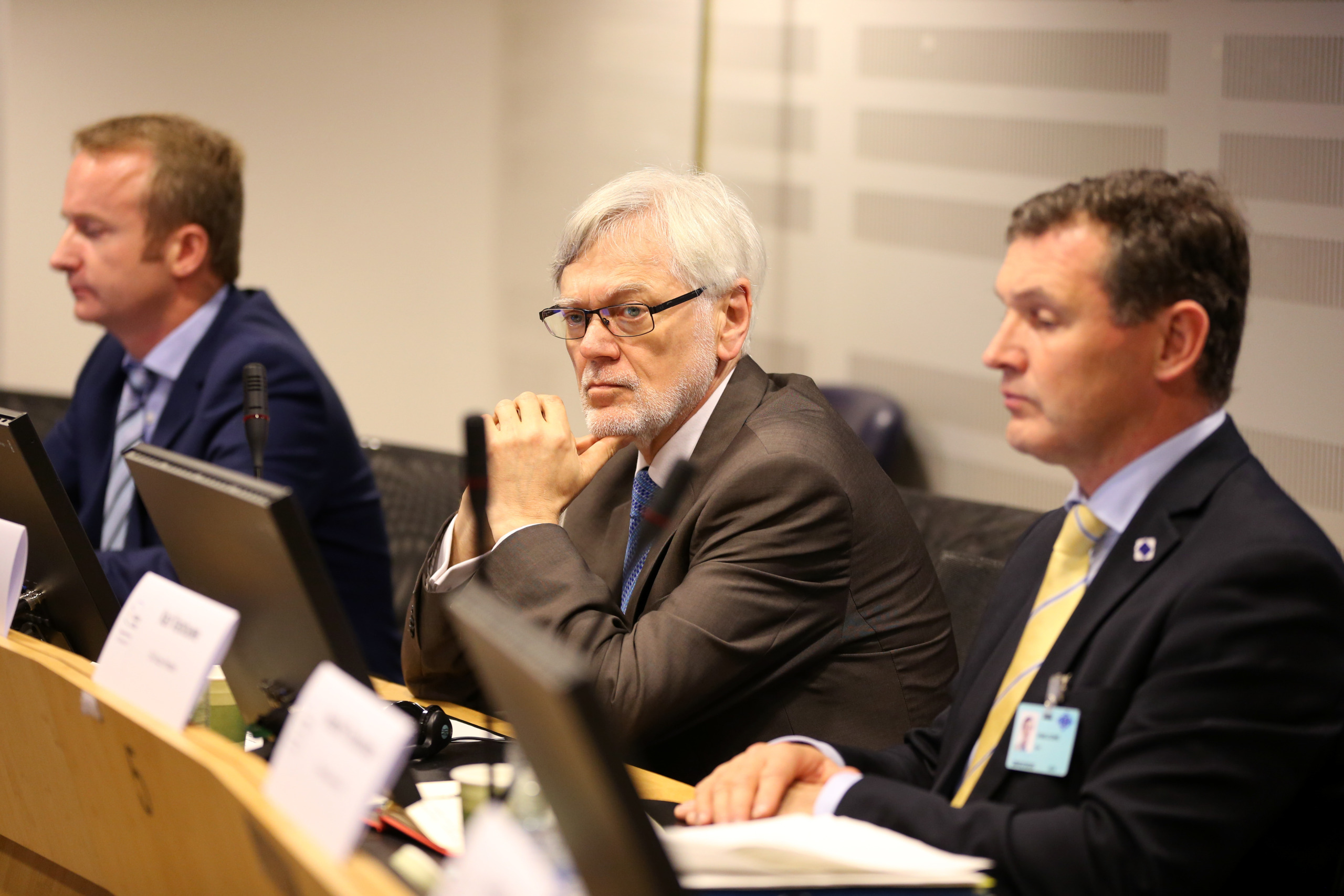 10A8 –  Strengthening the role of nations and regions in economi