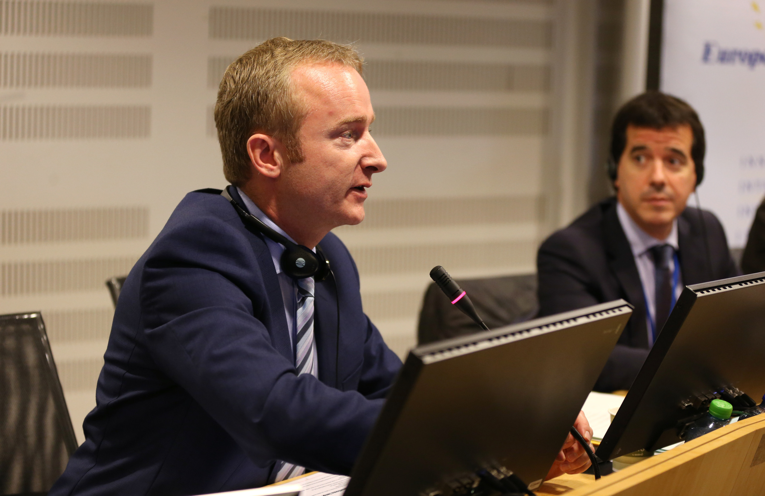 10A8 –  Strengthening the role of nations and regions in economi