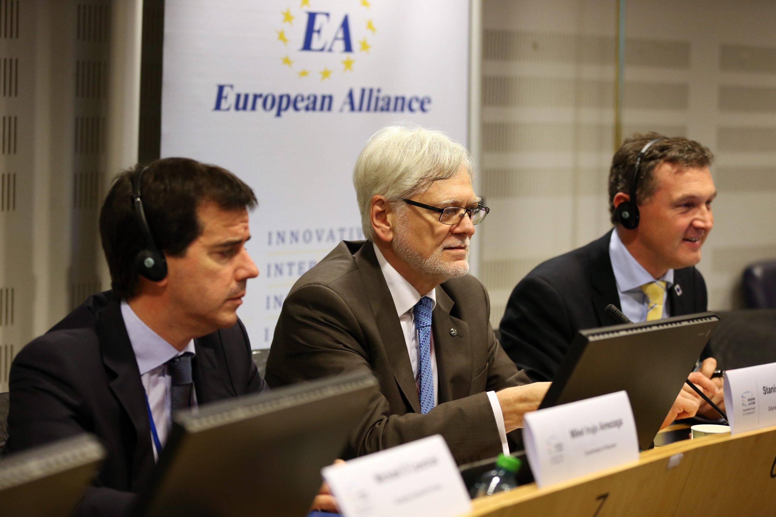 10A8 –  Strengthening the role of nations and regions in economi