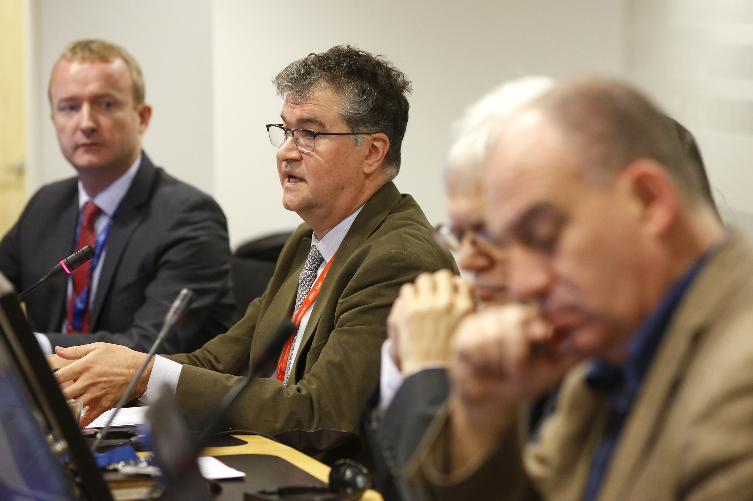 Local and regional authorities fostering energy transition polic