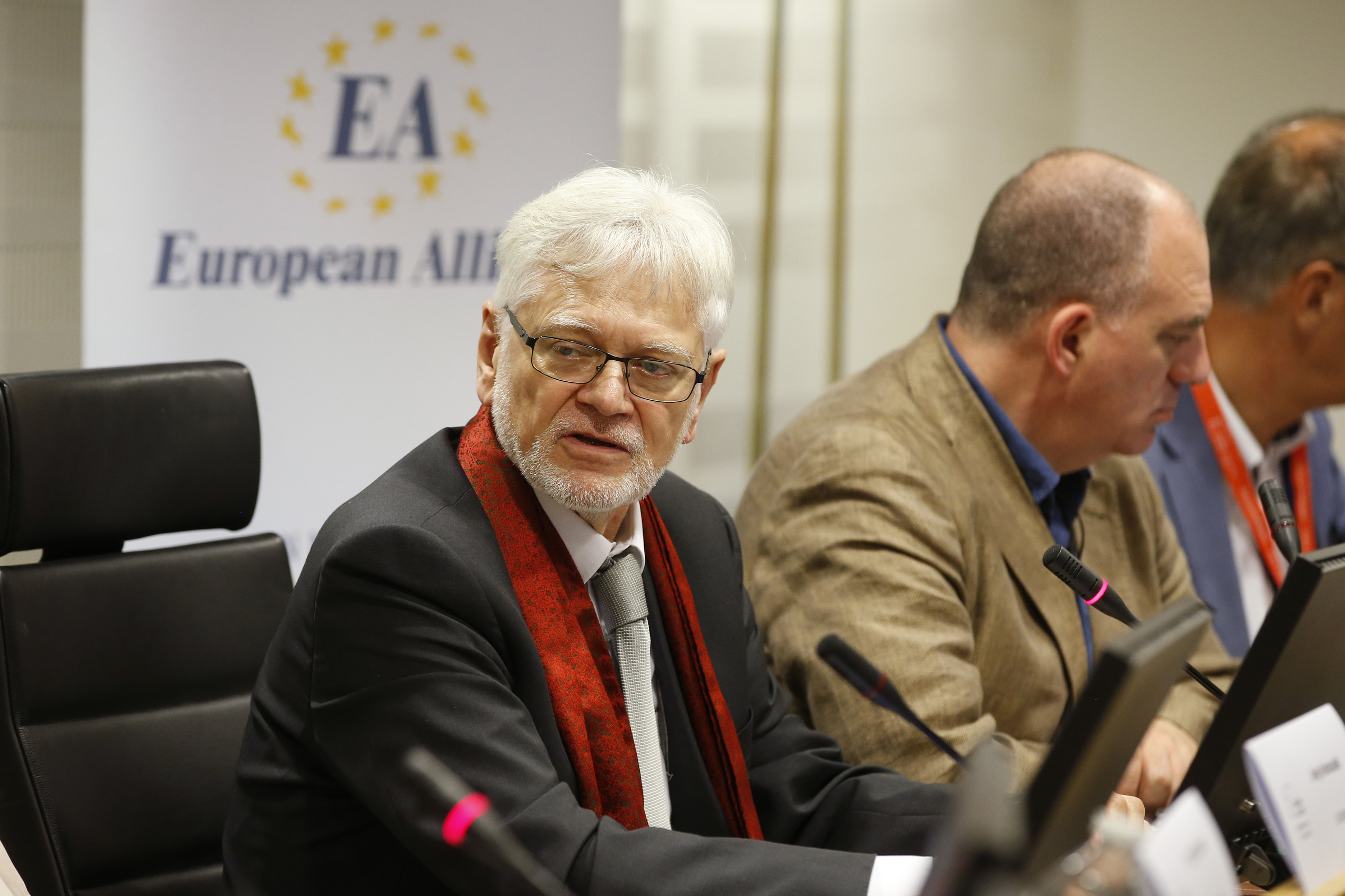 Local and regional authorities fostering energy transition polic