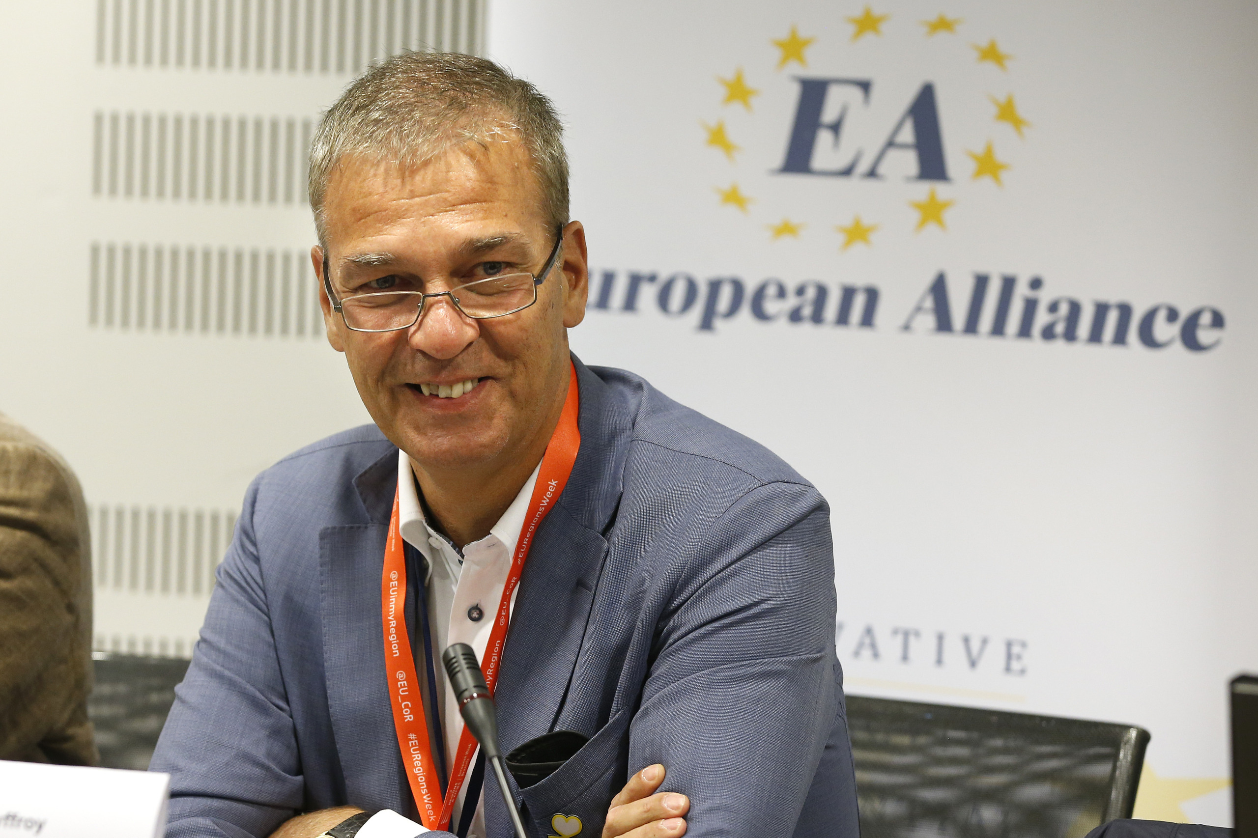 Local and regional authorities fostering energy transition polic