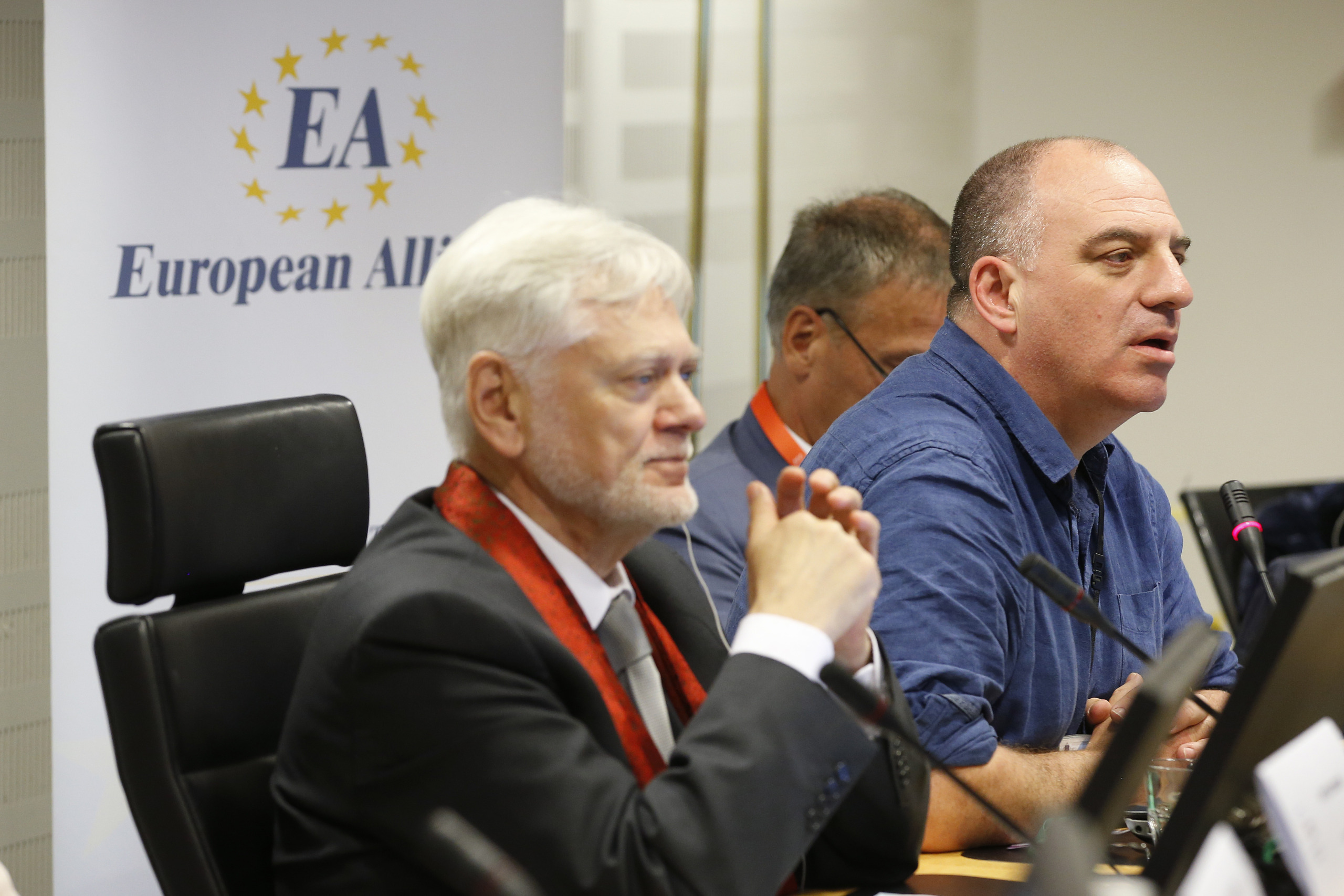 Local and regional authorities fostering energy transition polic