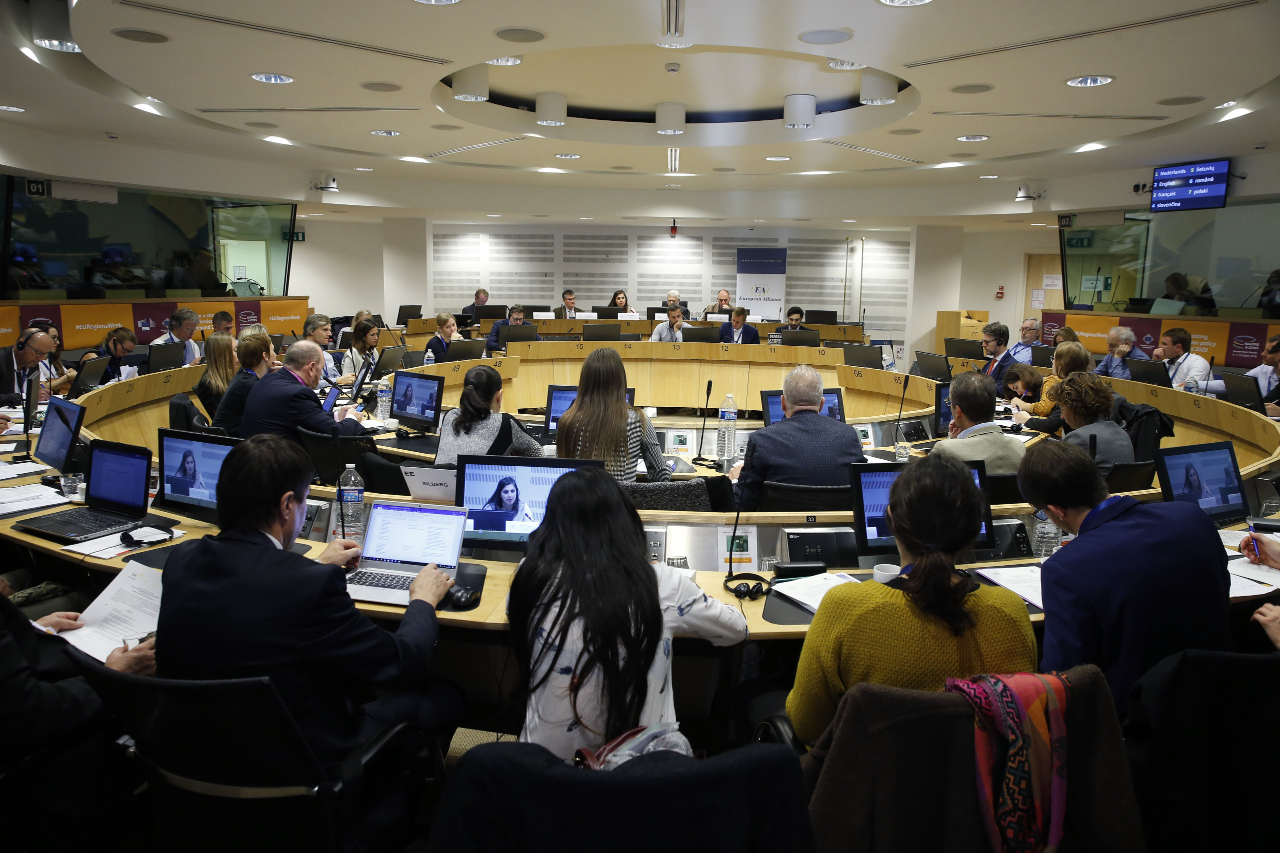 Local and regional authorities fostering energy transition polic