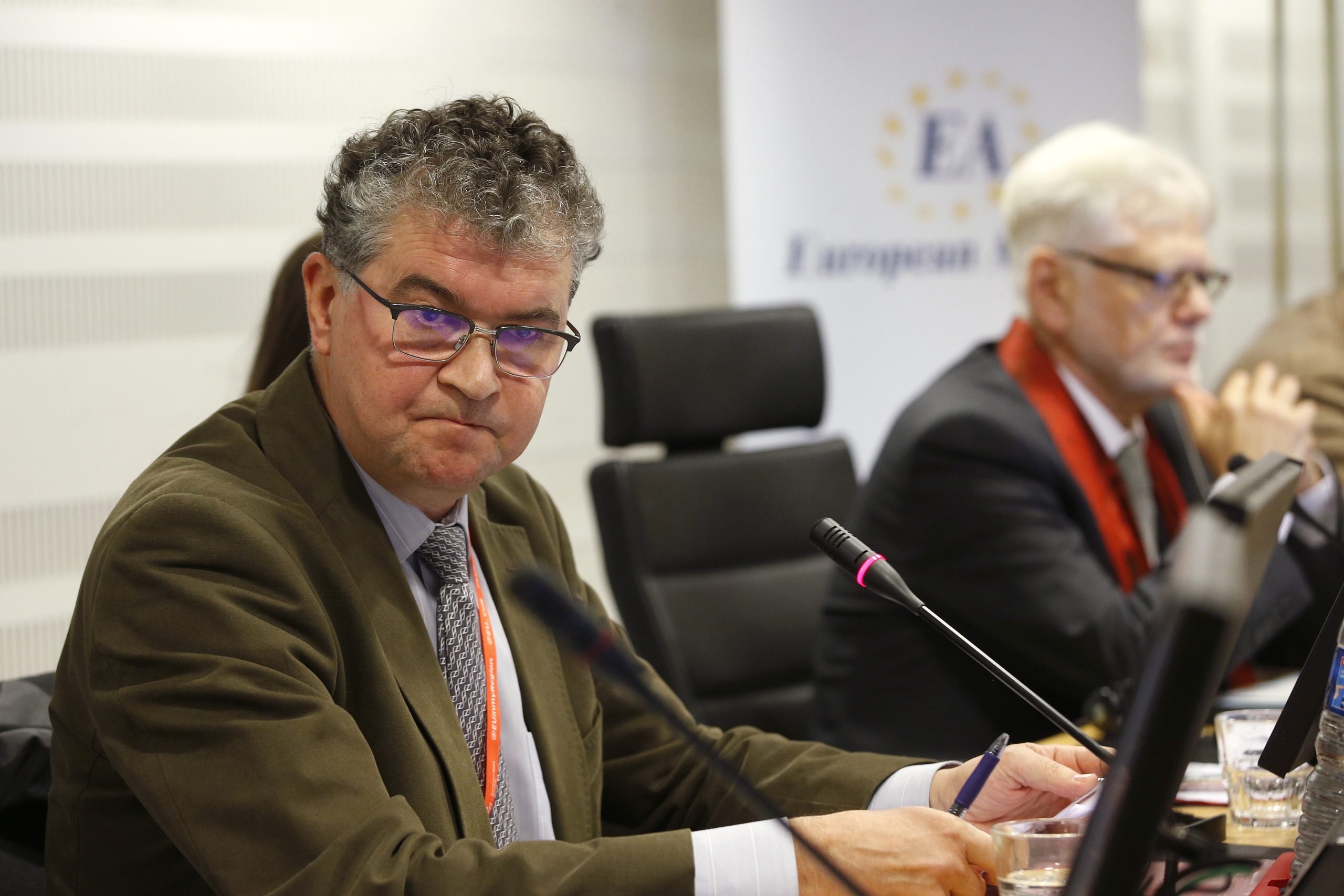 Local and regional authorities fostering energy transition polic