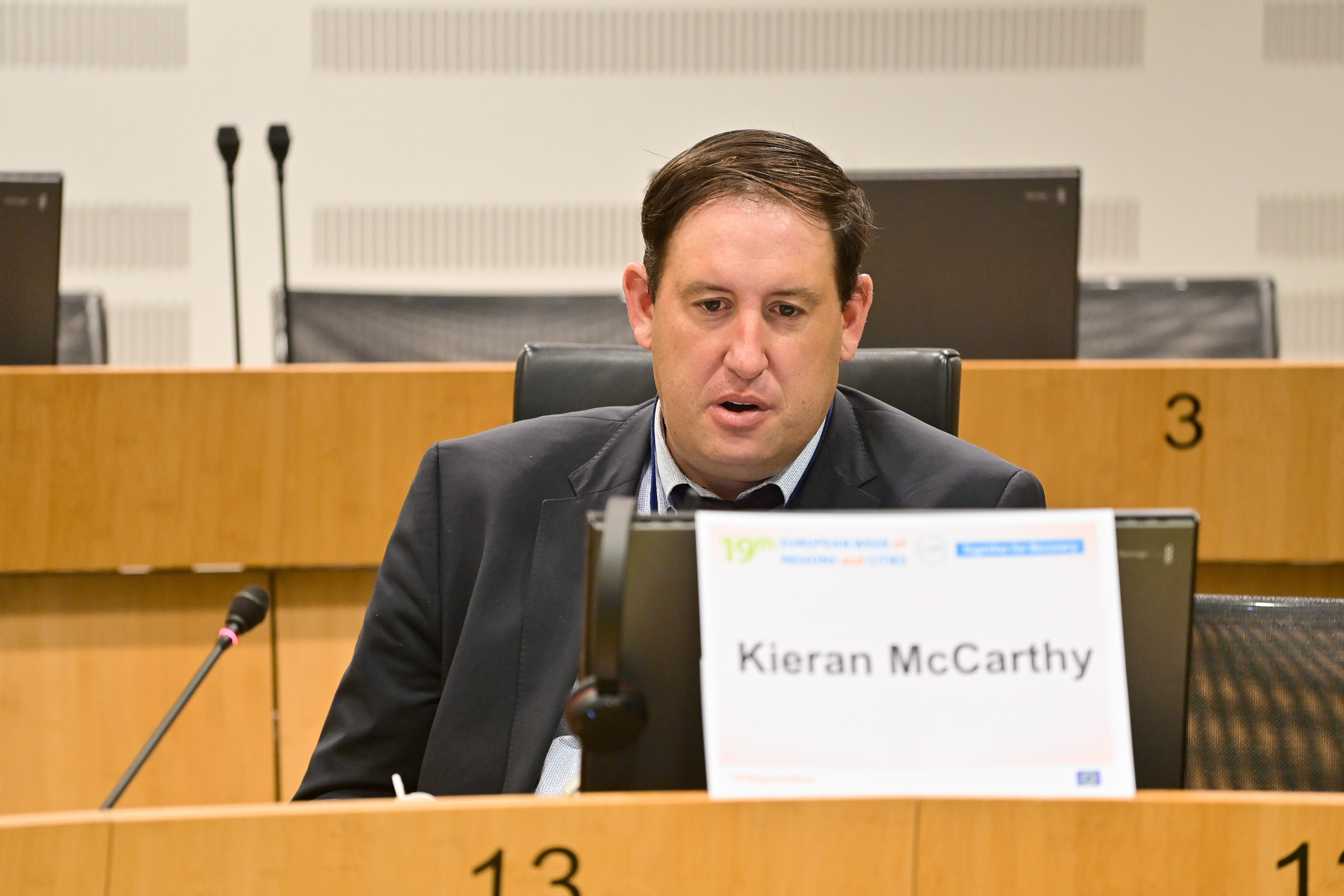 Best practices of revitalising town centres across EU regions