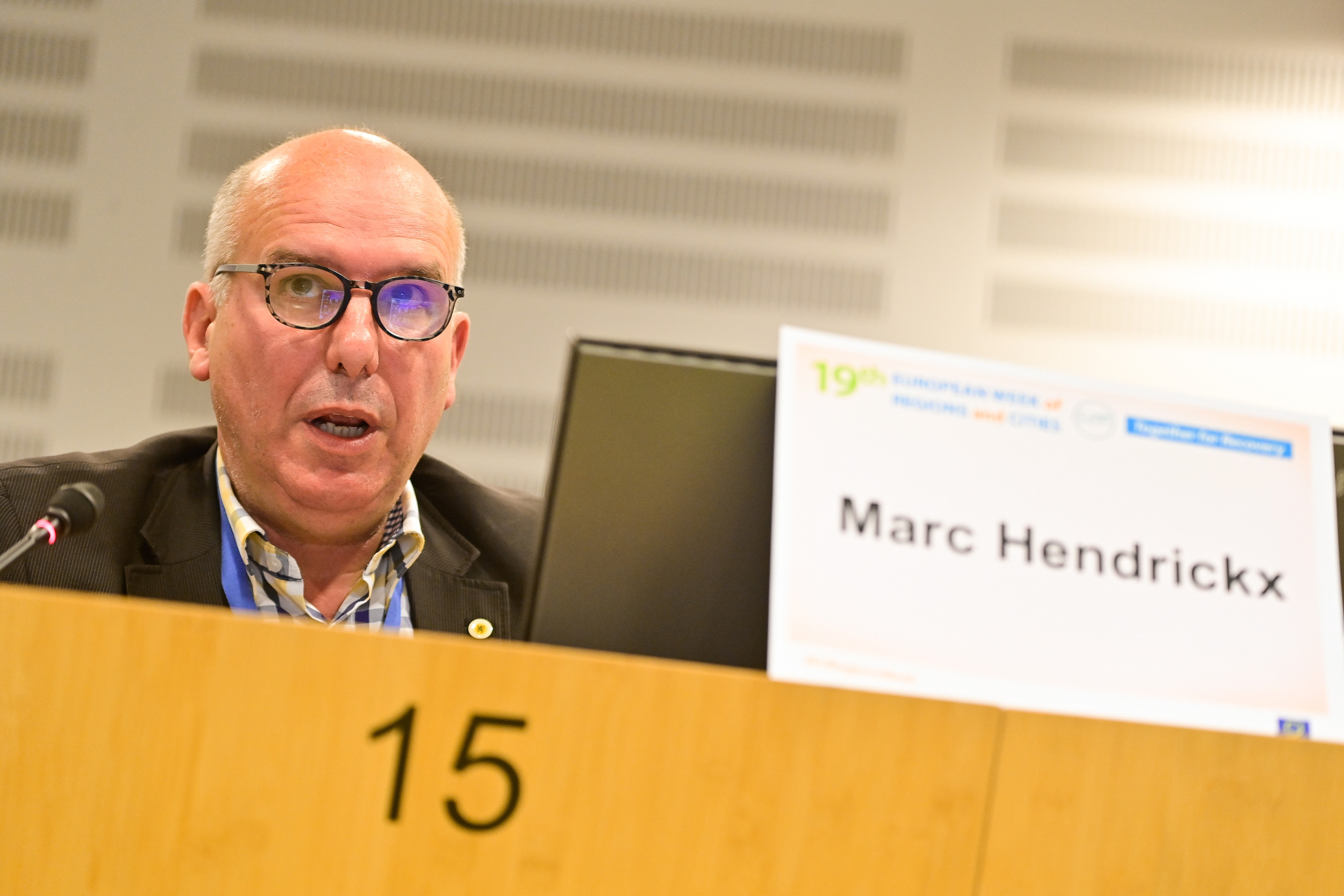 Best practices of revitalising town centres across EU regions