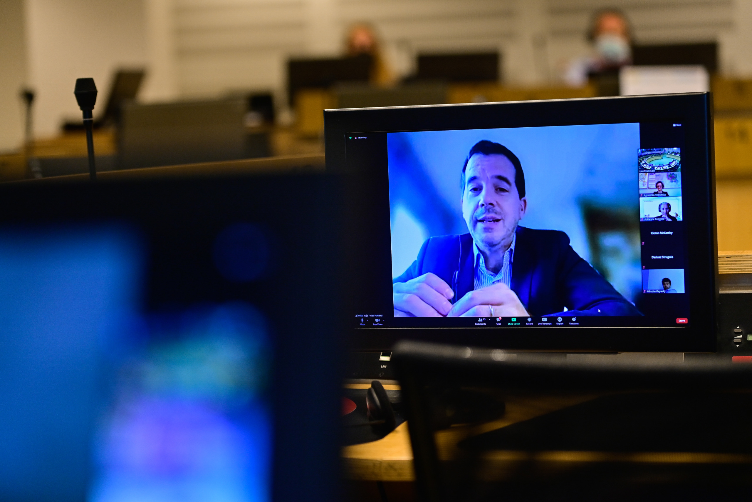 Best practices of revitalising town centres across EU regions