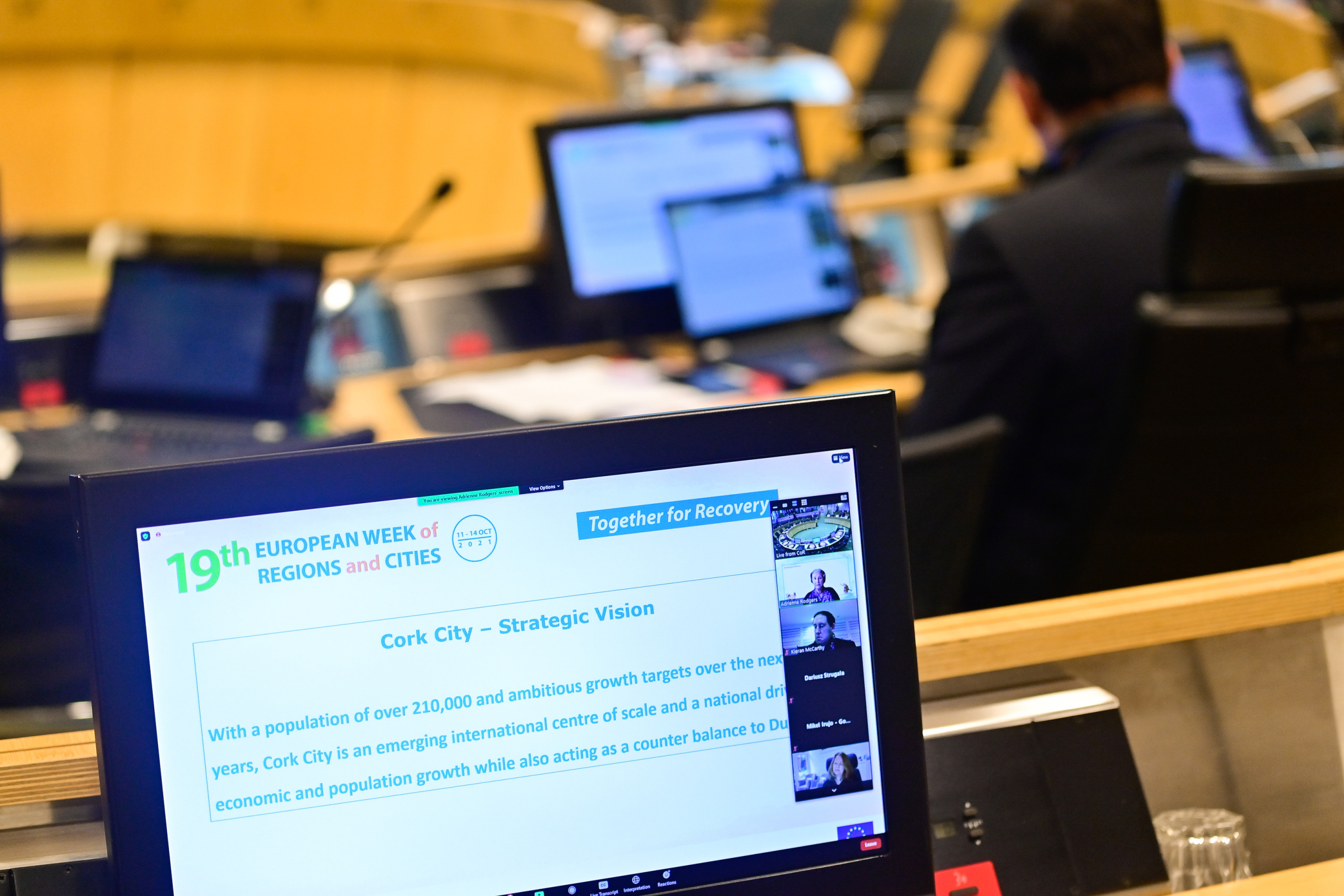 Best practices of revitalising town centres across EU regions