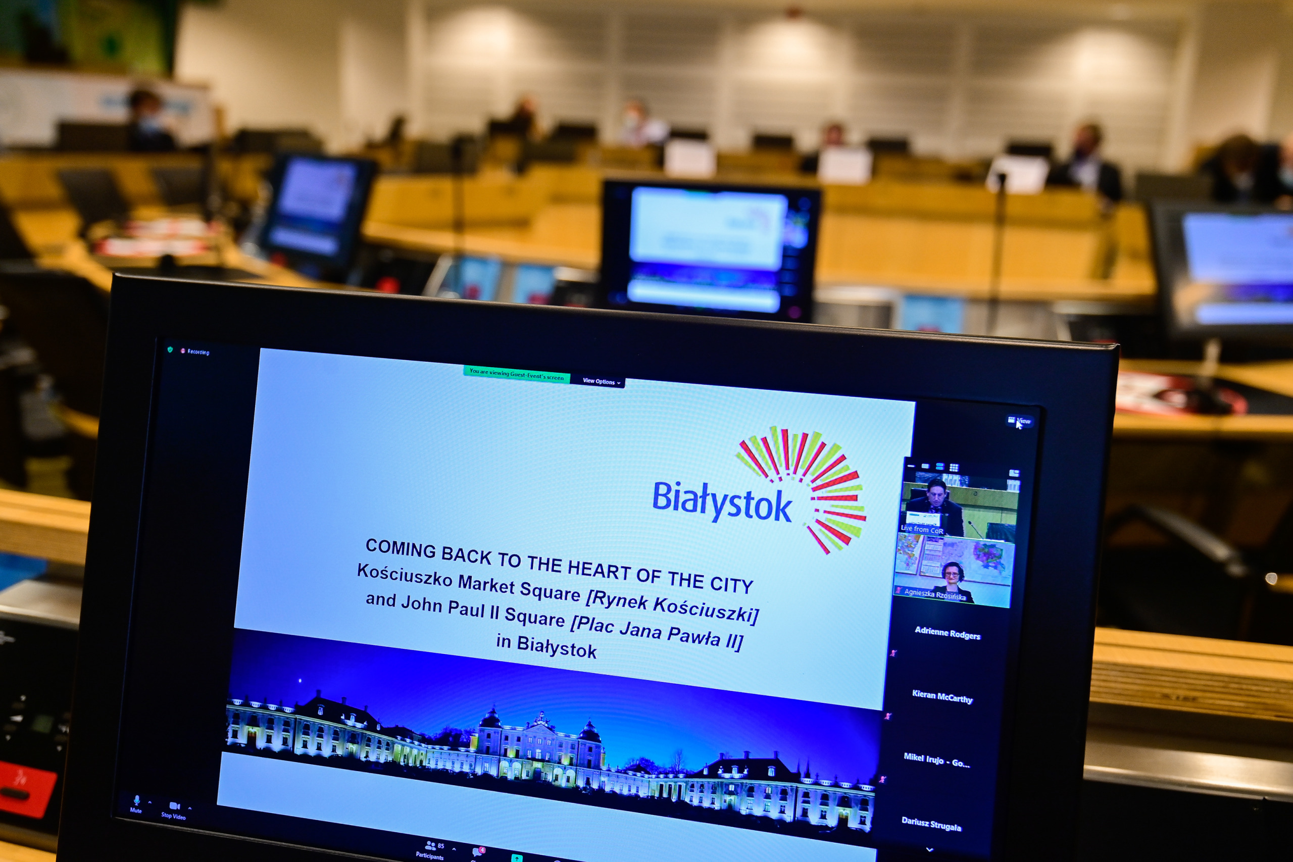 Best practices of revitalising town centres across EU regions